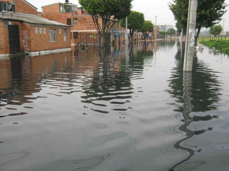 “A la amenaza de inundación por desbordamiento del río Bogotá en el predio Campo Verde,  se suma la amenaza de inundación